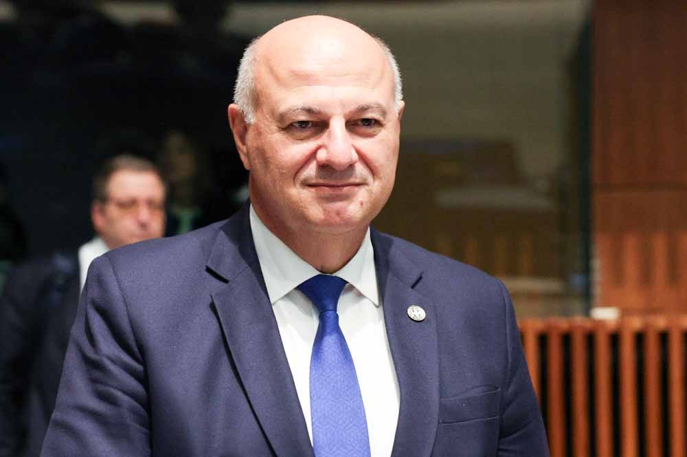 B2790021-598A-422A-BDEF-FB813F628648